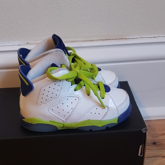 purple and white toddler jordans